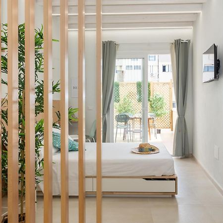 Domus Laetitiae Rooms & Apartments Quartu Sant'Elena Exterior photo