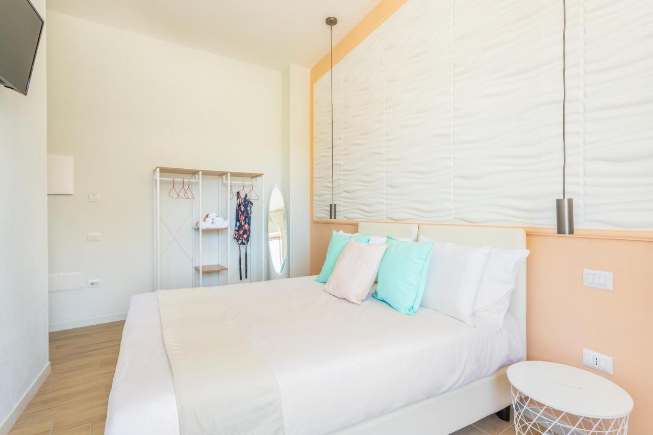 Domus Laetitiae Rooms & Apartments Quartu Sant'Elena Exterior photo